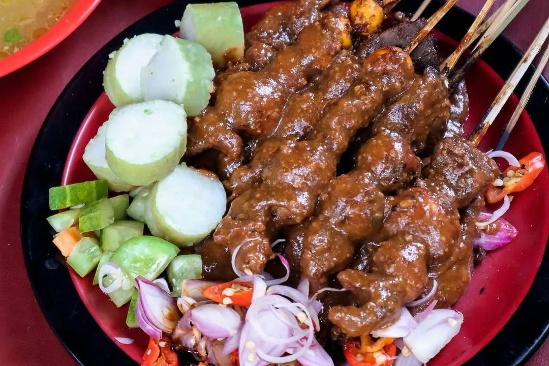 Sate Ayam Madura Bang Boim: Rasa Asli yang Menggigit Jiwa di Cilacap